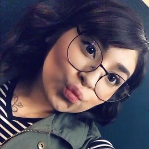 Meet your Posher, Candy